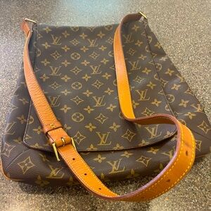 Reserved for @ashaulacrump!!!! NOT 4 SALE!!